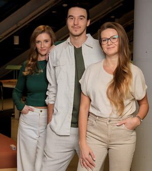 Zespół w pełnym składzie